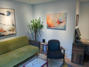 Bright and Cosy Garden Flat